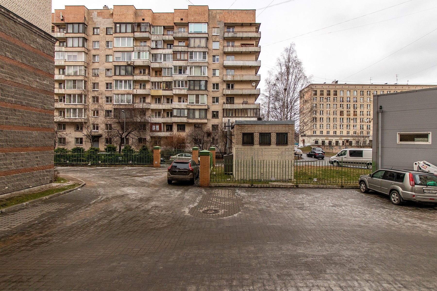 г. Санкт-Петербург, ул. Нахимова, д. 15-придомовая территория