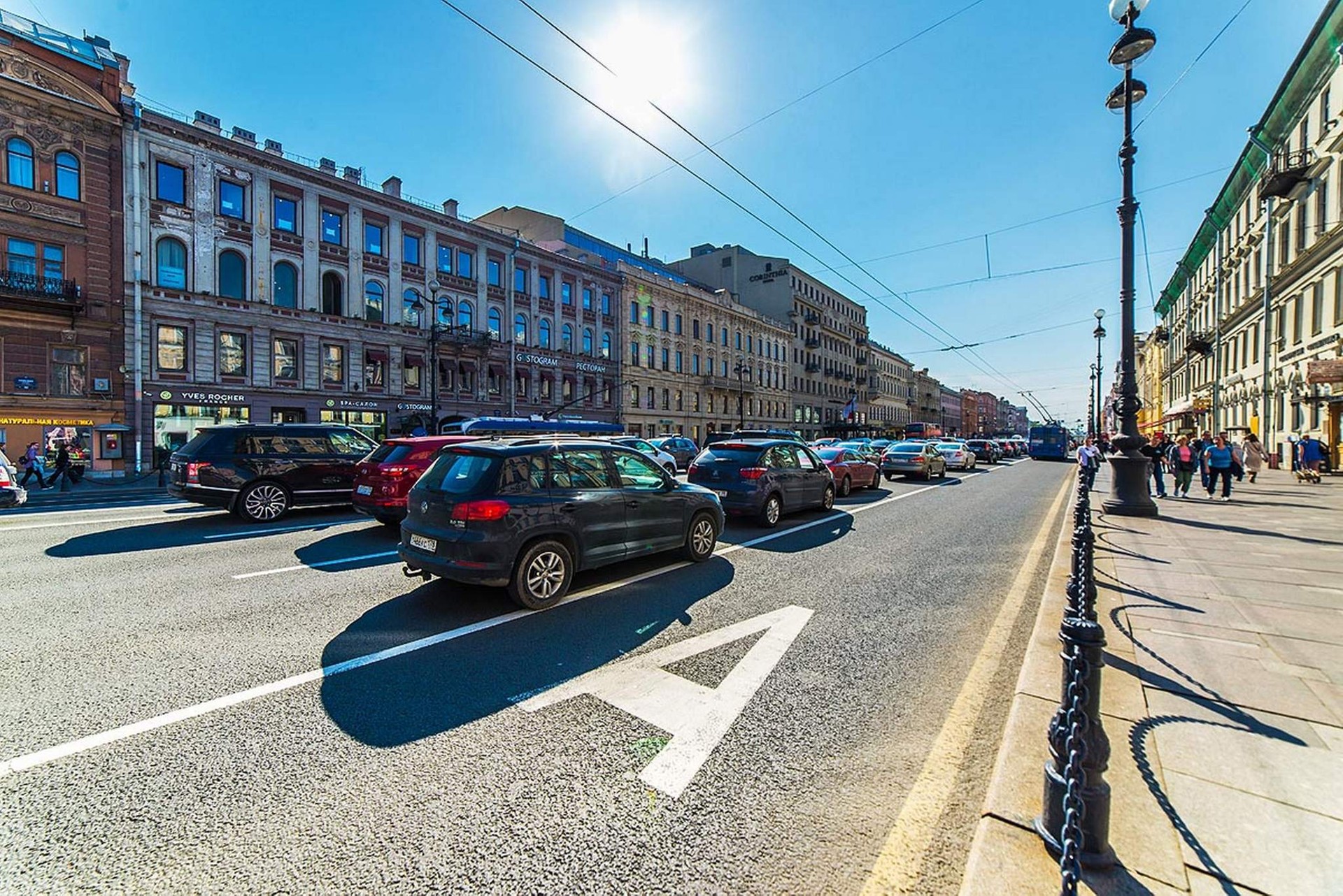 г. Санкт-Петербург, пр-кт. Невский, д. 63, лит. А-придомовая территория