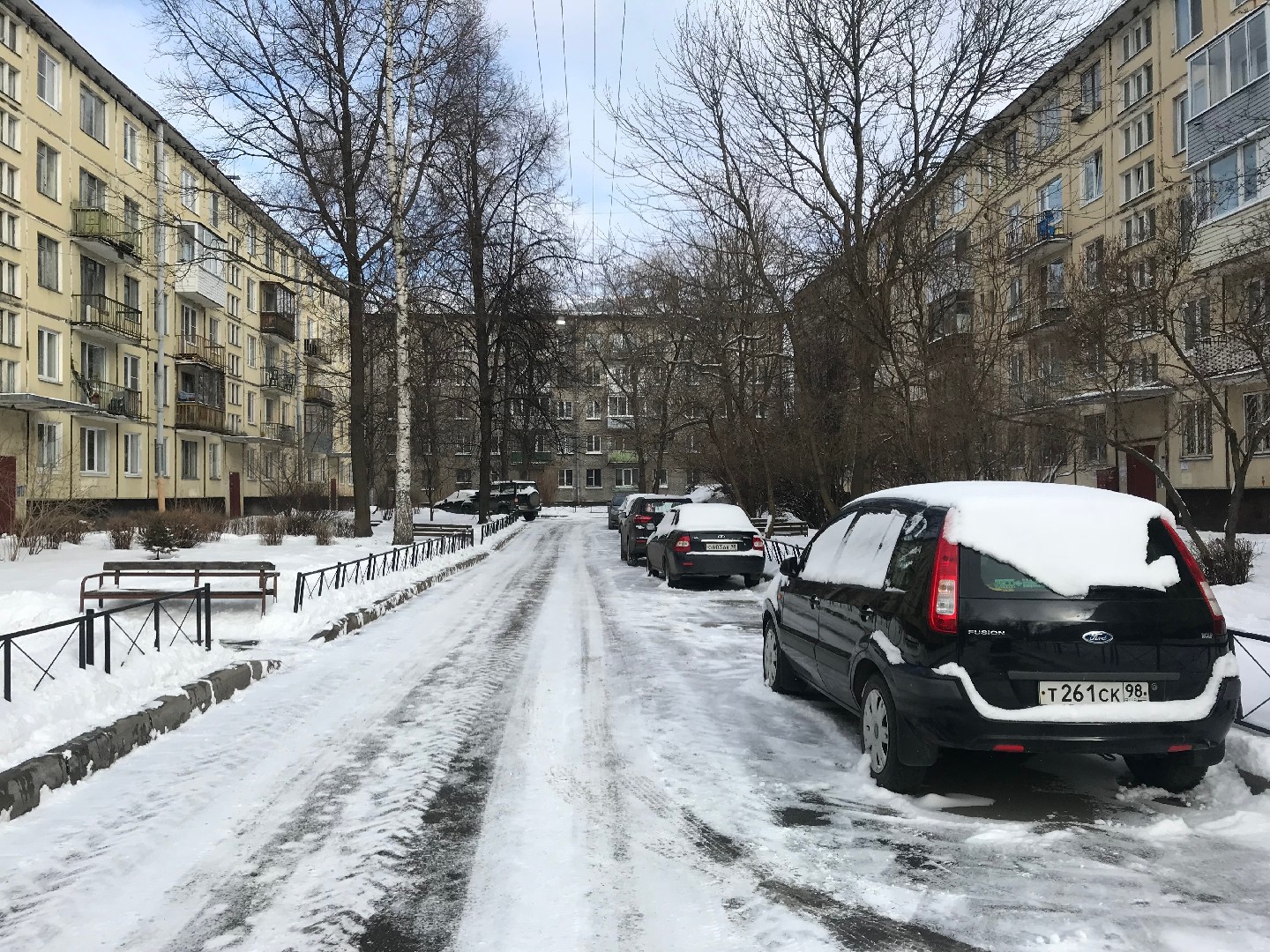 г. Санкт-Петербург, пр-кт. Новоизмайловский, д. 32, к. 4-придомовая территория