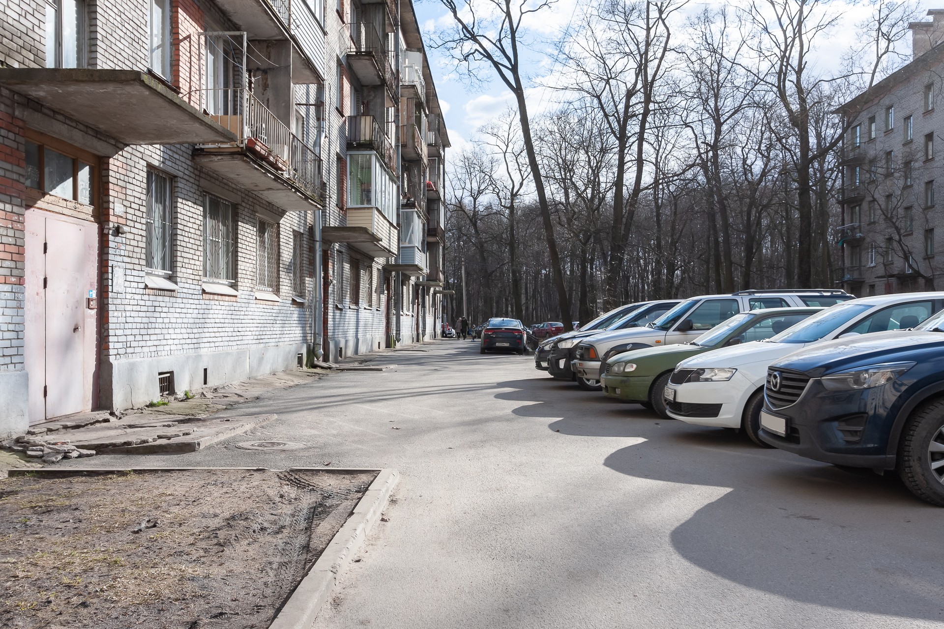 г. Санкт-Петербург, ул. Новороссийская, д. 38, лит. А-придомовая территория