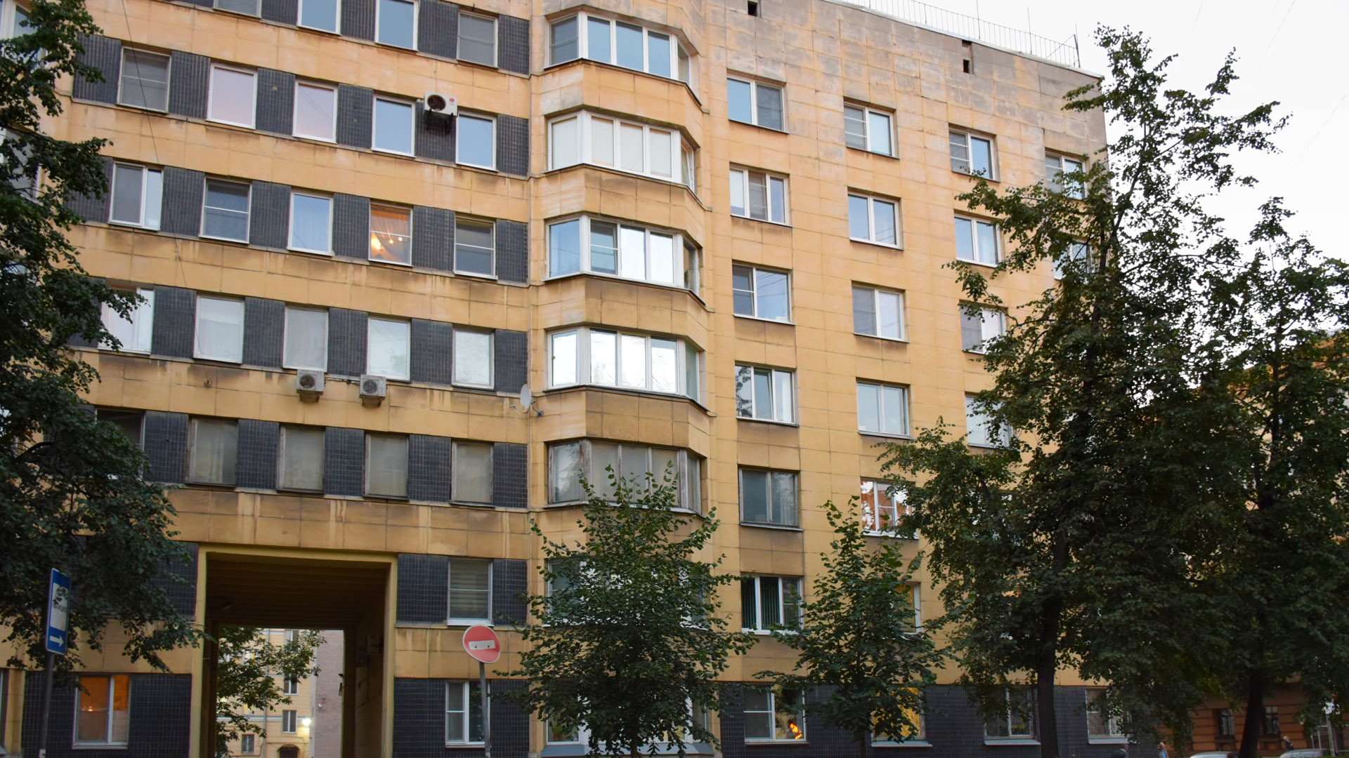 г. Санкт-Петербург, ул. Одесская, д. 2-фасад здания