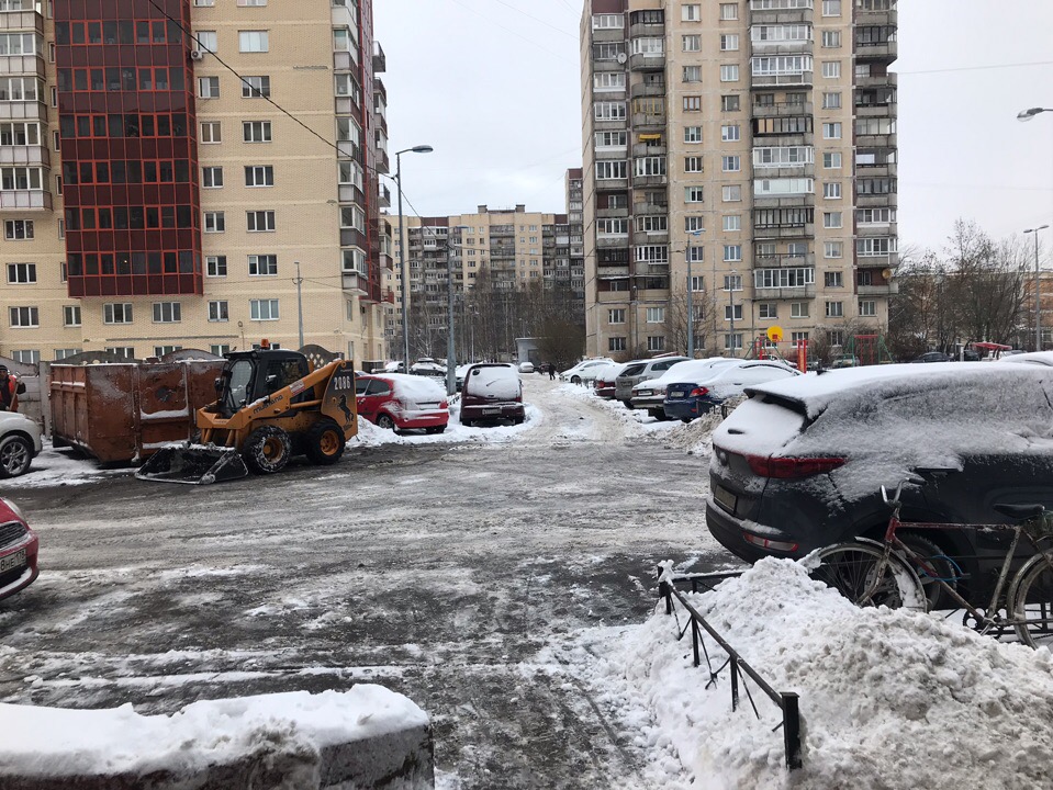 г. Санкт-Петербург, ул. Олеко Дундича, д. 36, к. 3, лит. А-придомовая территория