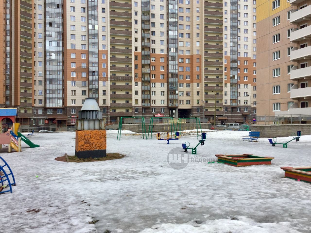 г. Санкт-Петербург, ул. Парашютная, д. 56, к. 3, лит. А-придомовая территория