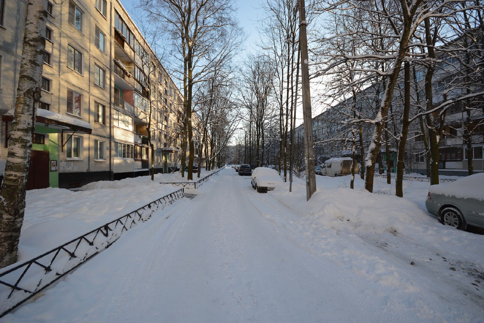 г. Санкт-Петербург, ул. Партизана Германа, д. 15, к. 2-придомовая территория