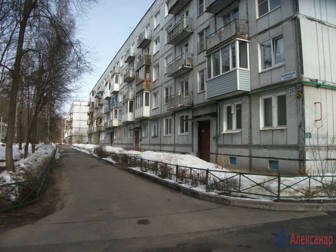 г. Санкт-Петербург, п. Песочный, городок. Военный, д. 26-фасад здания