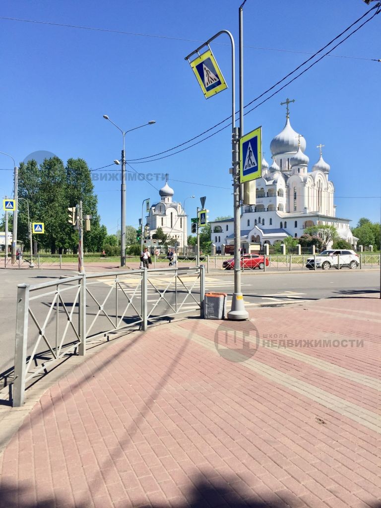 г. Санкт-Петербург, пр-кт. Пискаревский, д. 37, к. 2-придомовая территория