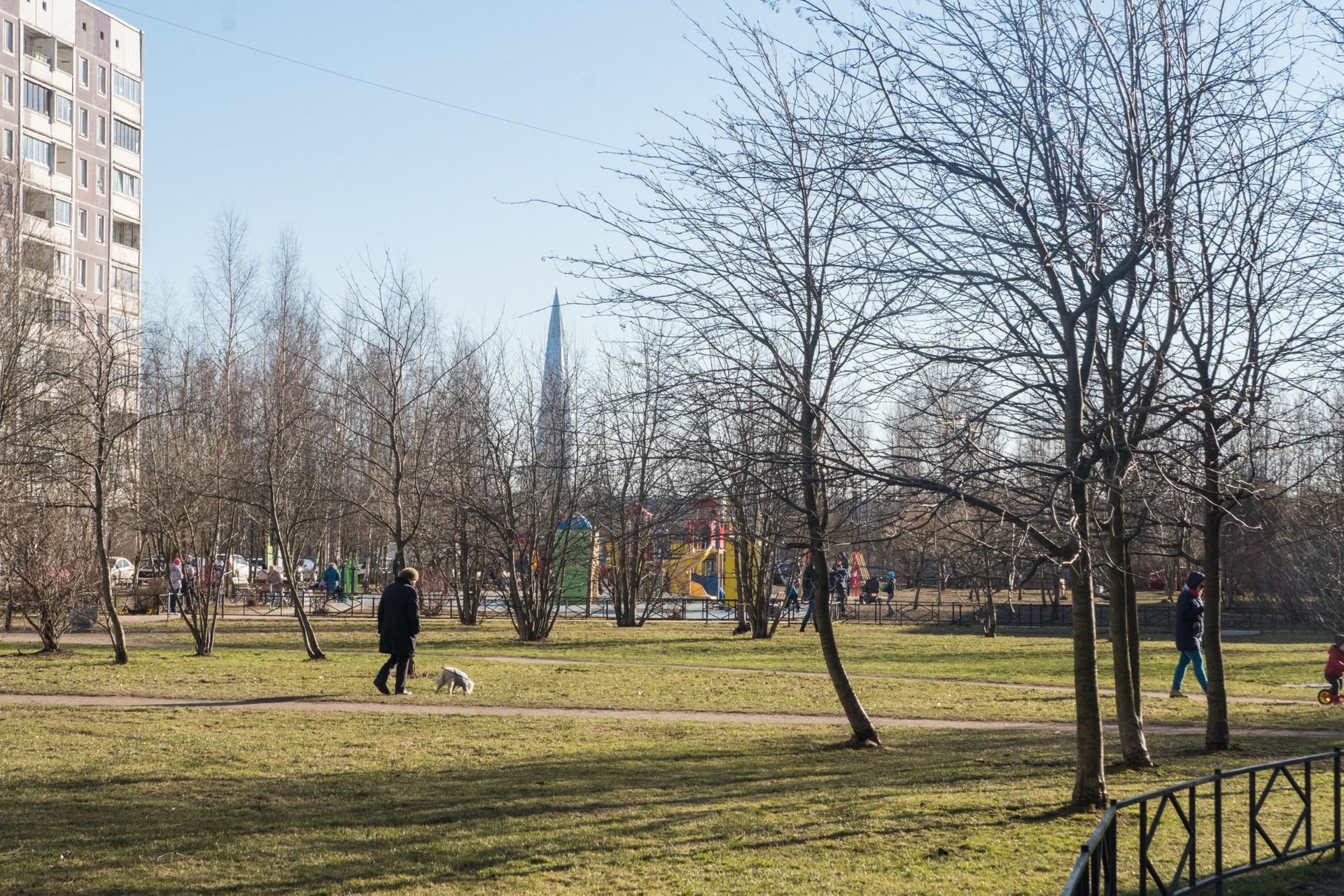 г. Санкт-Петербург, ул. Планерная, д. 73, к. 4-придомовая территория