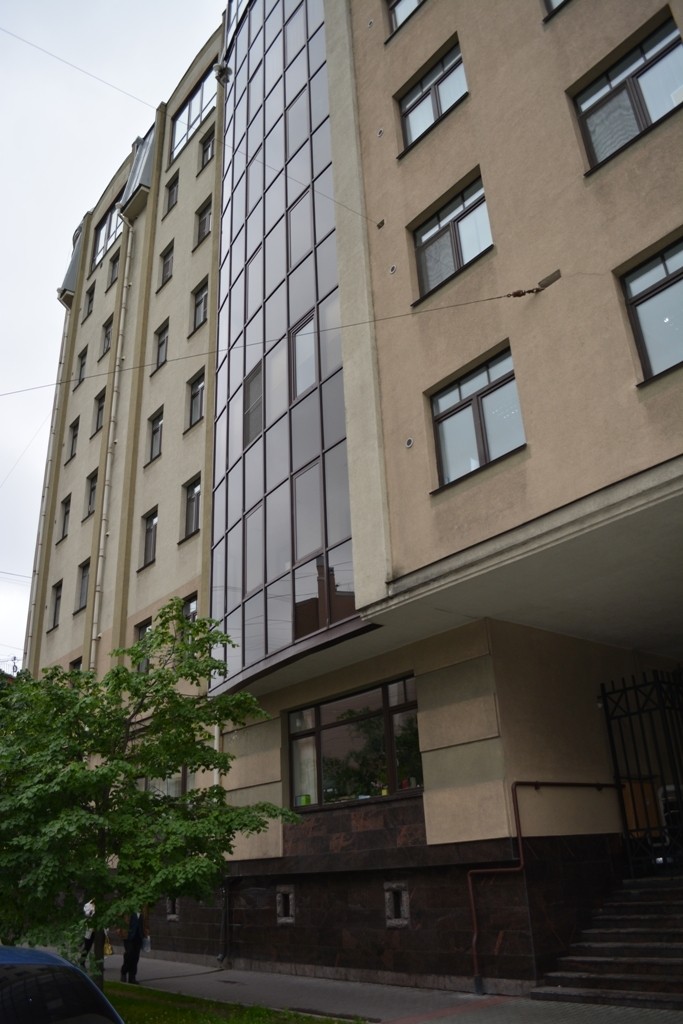г. Санкт-Петербург, ул. Плуталова, д. 4-фасад здания