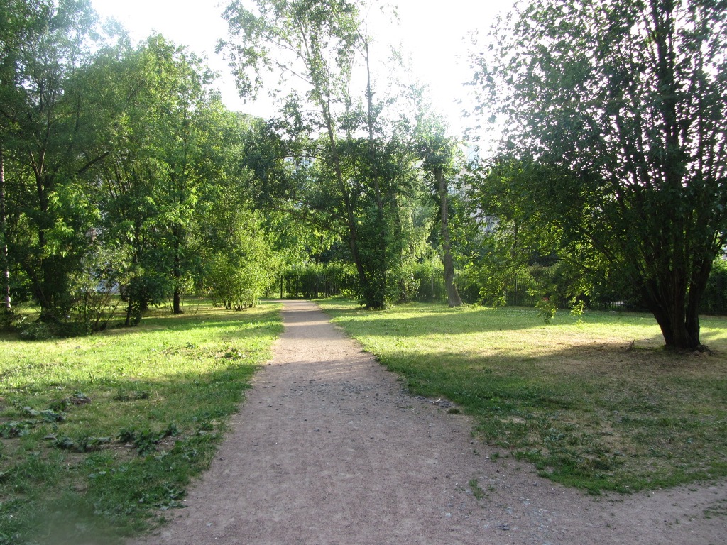 г. Санкт-Петербург, пр-кт. Просвещения, д. 64, к. 2-придомовая территория