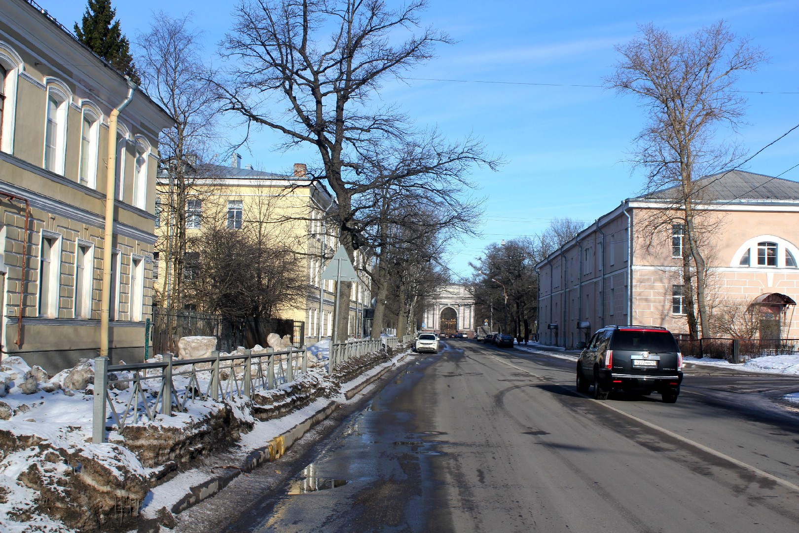 г. Санкт-Петербург, г. Пушкин, ш. Красносельское, д. 7-придомовая территория