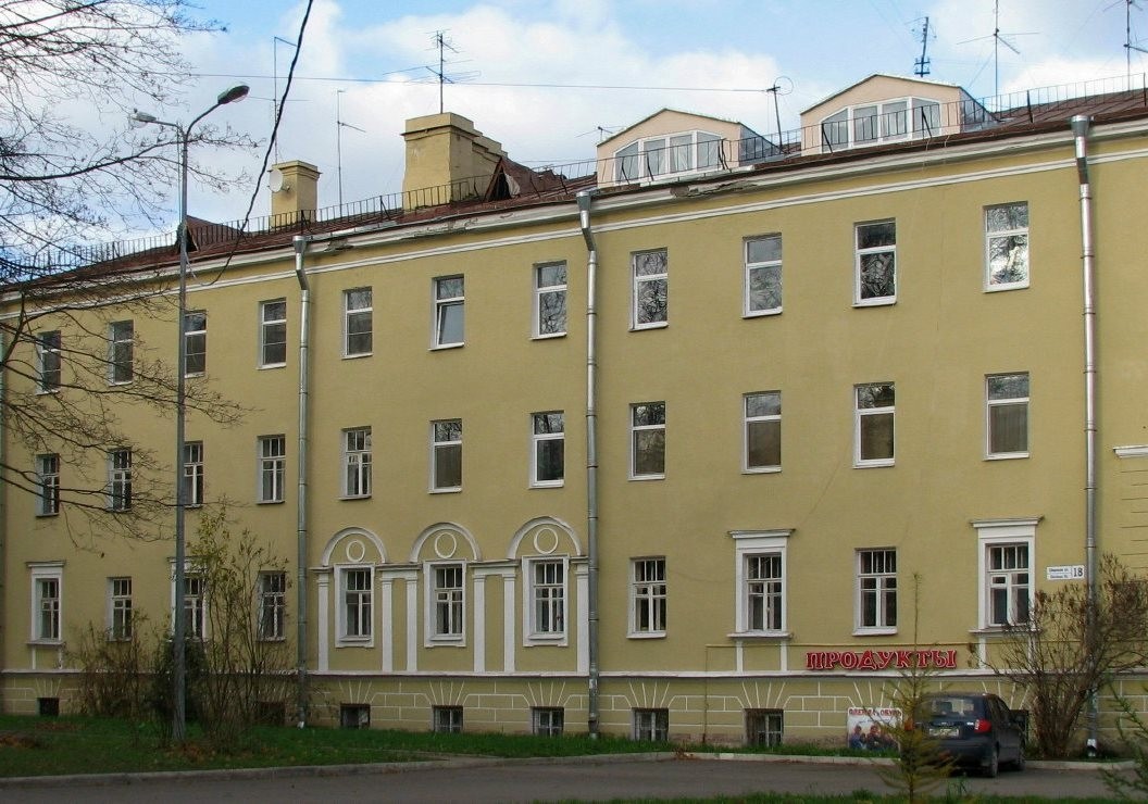 г. Санкт-Петербург, г. Пушкин, ул. Широкая, д. 18-фасад здания