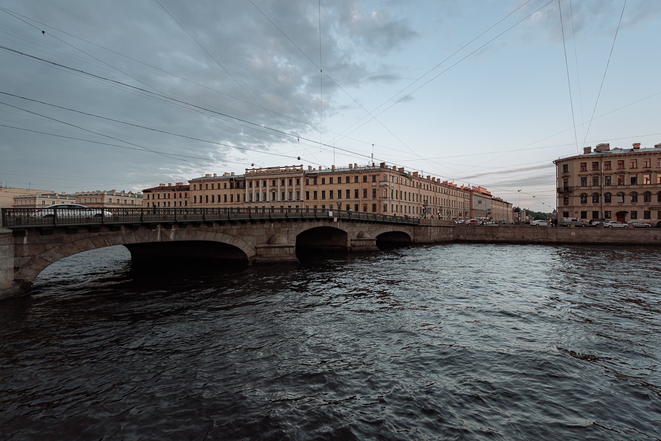 г. Санкт-Петербург, наб. Реки Фонтанки, д. 127-придомовая территория