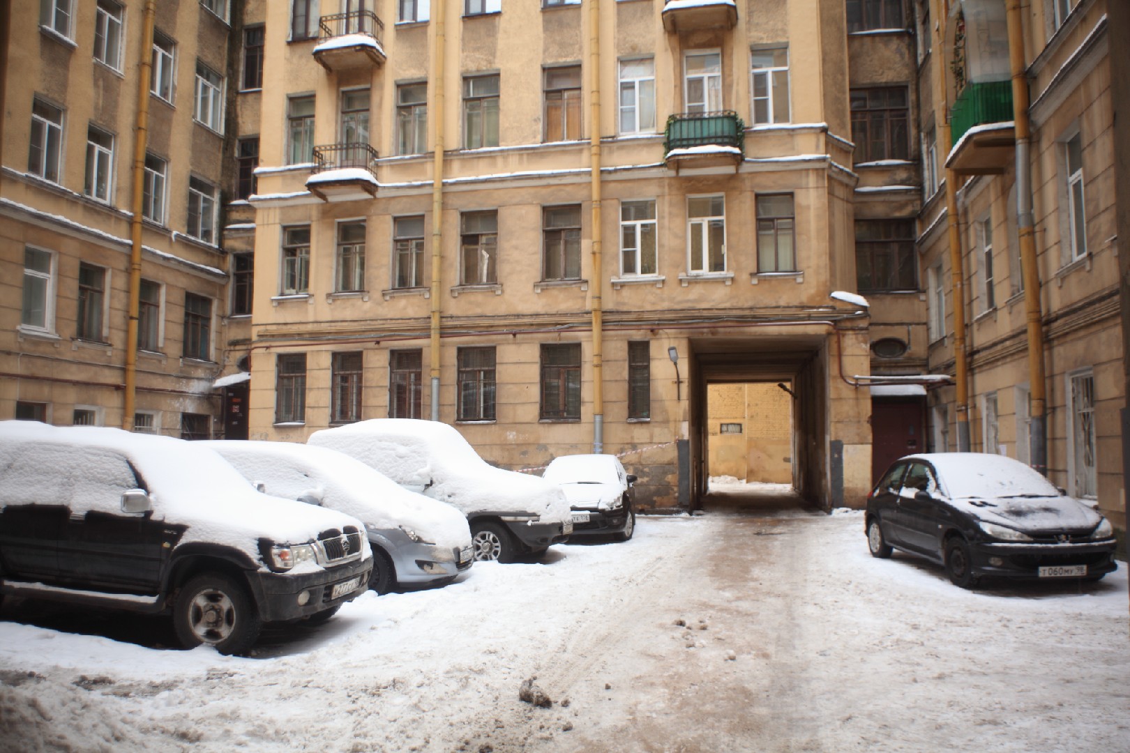 г. Санкт-Петербург, пр-кт. Рижский, д. 48, лит. Б-придомовая территория