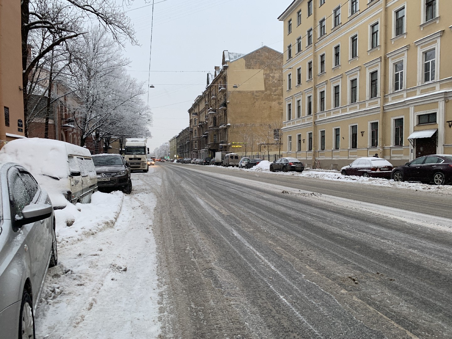 г. Санкт-Петербург, пр-кт. Рижский, д. 52, лит. А-придомовая территория