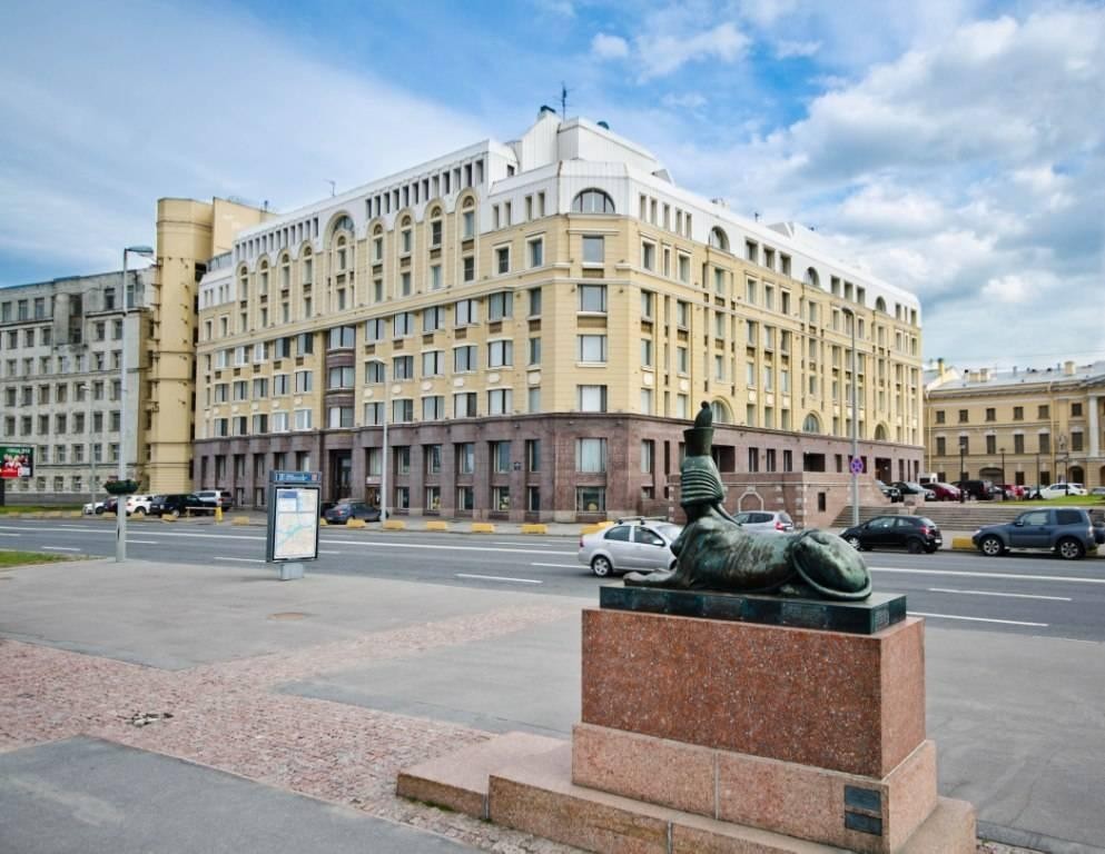 г. Санкт-Петербург, наб. Робеспьера, д. 12, лит. А-фасад здания