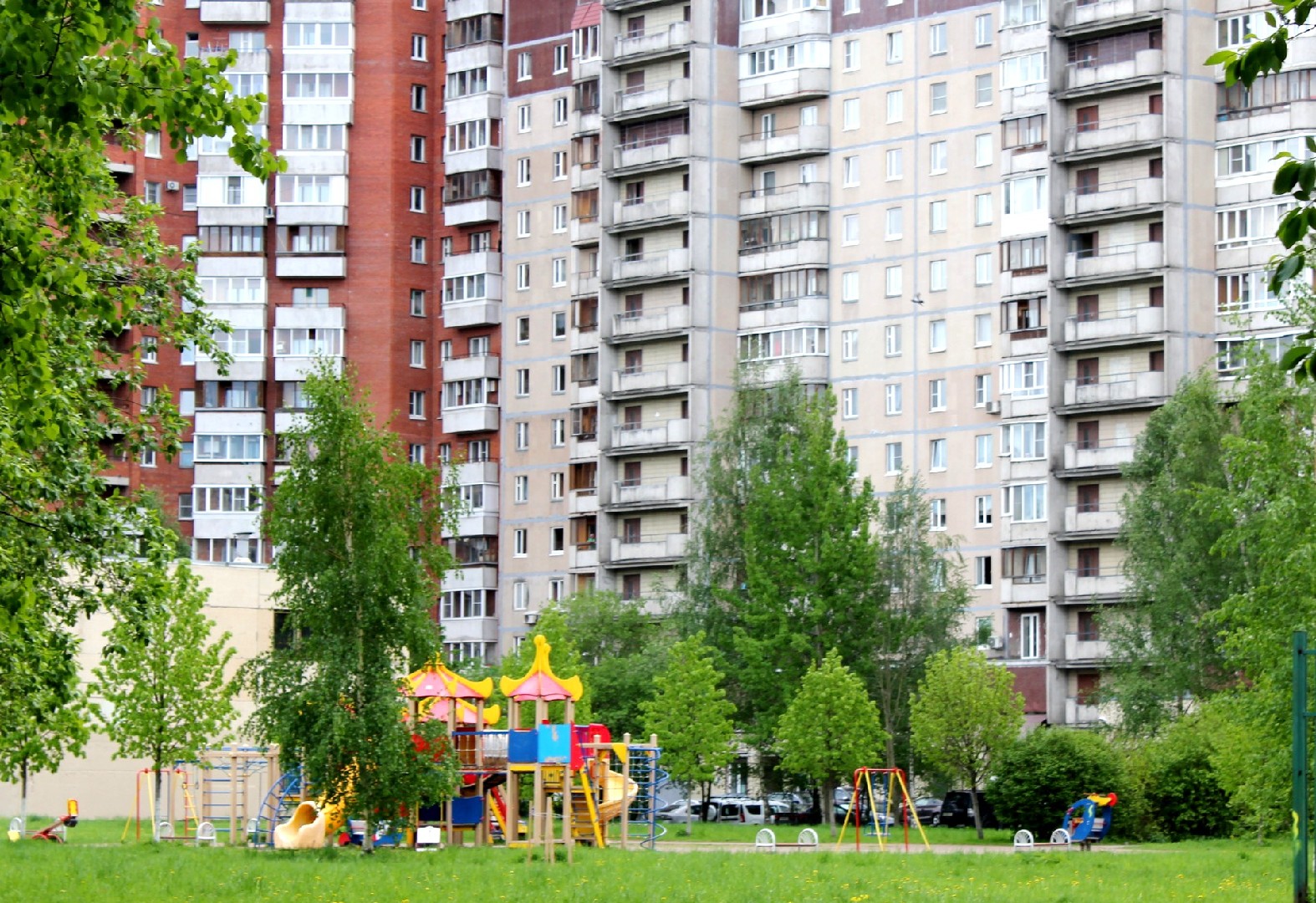 г. Санкт-Петербург, пр-кт. Российский, д. 3, к. 1-придомовая территория