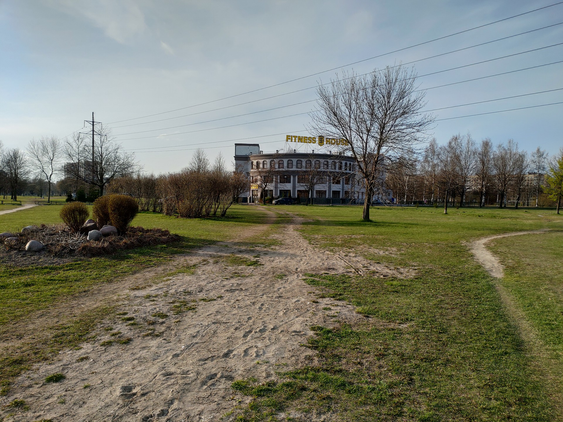 г. Санкт-Петербург, пр-кт. Светлановский, д. 46, к. 1, лит. А-придомовая территория