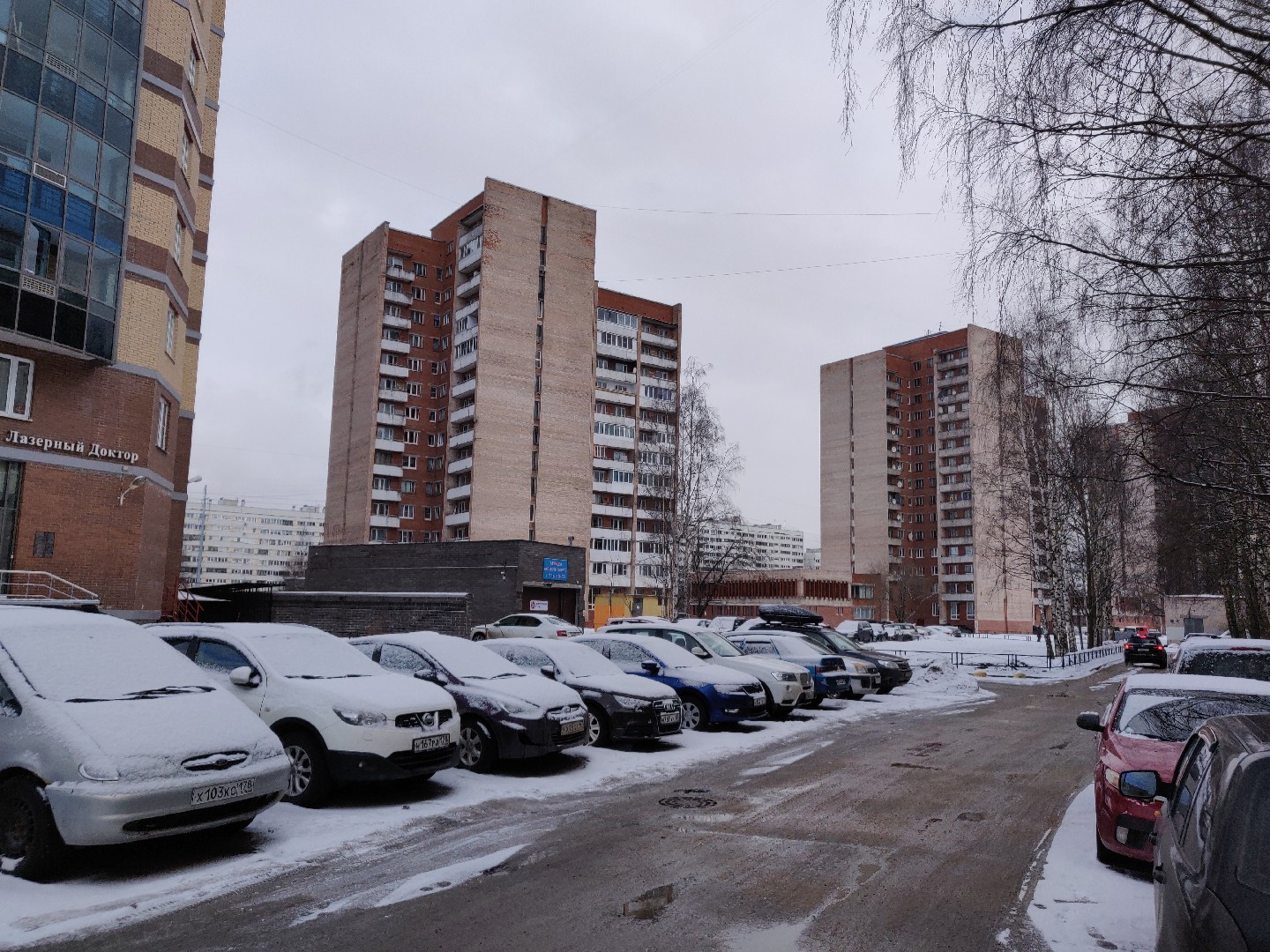 г. Санкт-Петербург, б-р. Серебристый, д. 15-придомовая территория