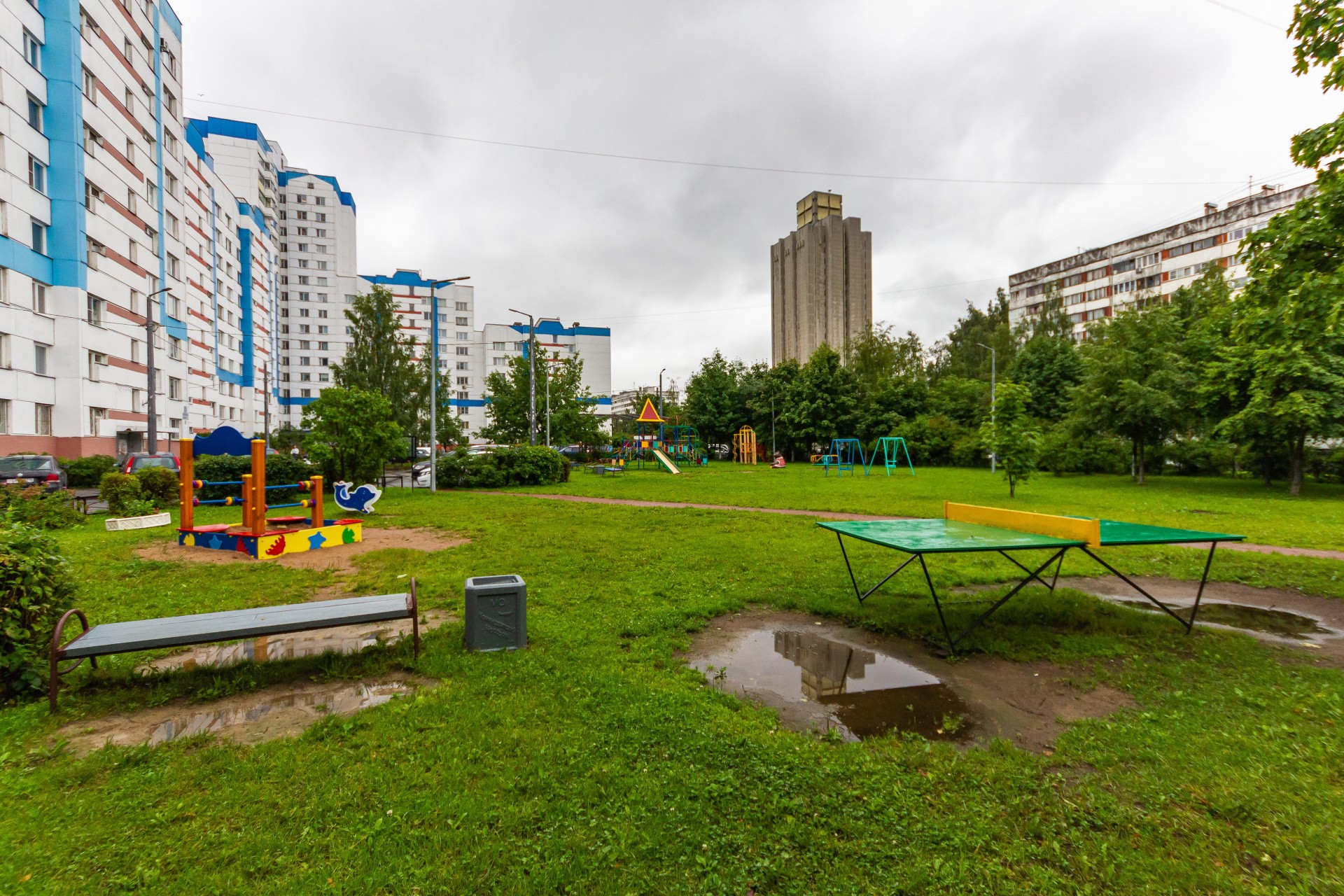 г. Санкт-Петербург, б-р. Серебристый, д. 27, к. 2-придомовая территория