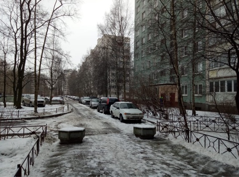 г. Санкт-Петербург, б-р. Сиреневый, д. 22/26 литера А-придомовая территория