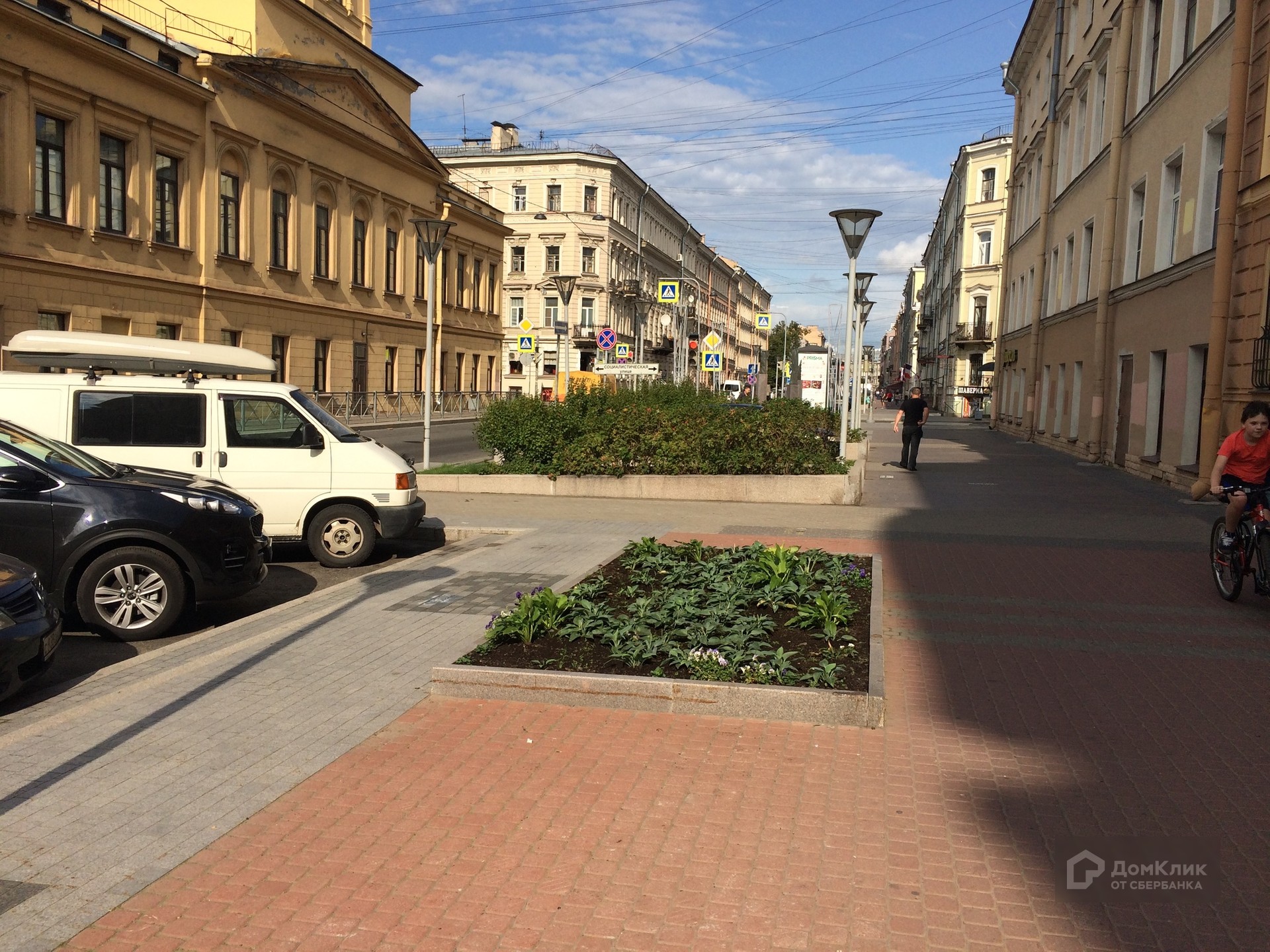 г. Санкт-Петербург, ул. Социалистическая, д. 9, лит. А-придомовая территория