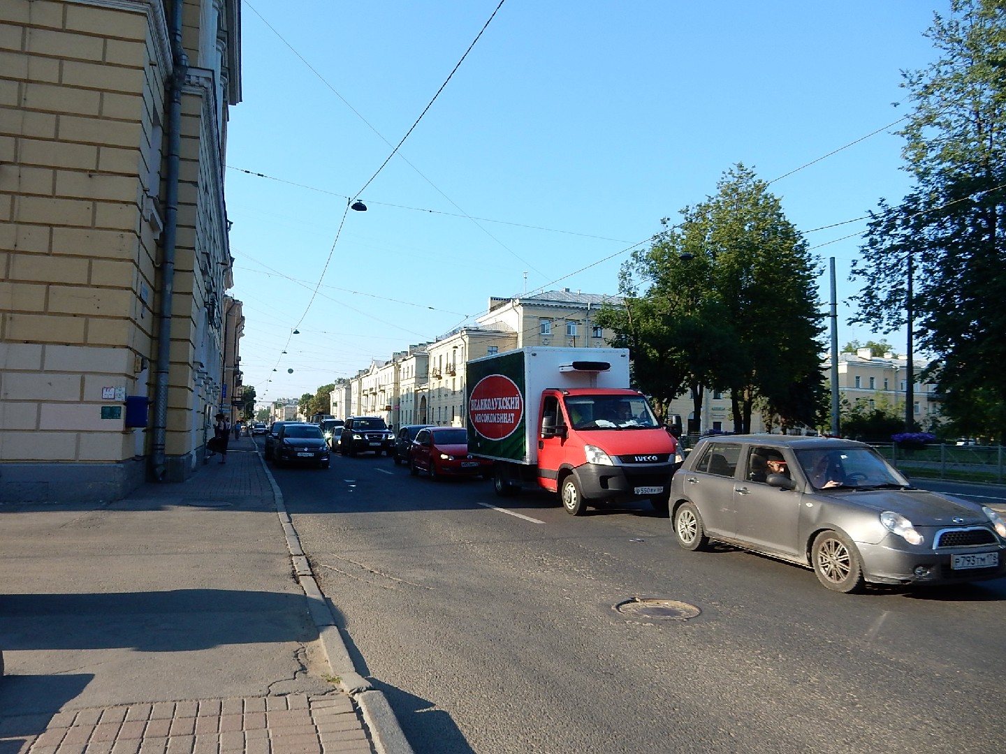 г. Санкт-Петербург, пр-кт. Среднеохтинский, д. 10, лит.А-придомовая территория