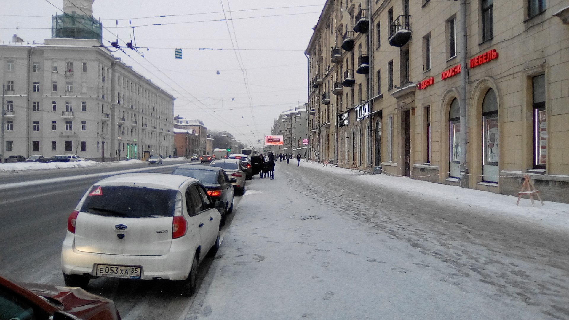 г. Санкт-Петербург, пр-кт. Стачек, д. 46, лит. А-придомовая территория