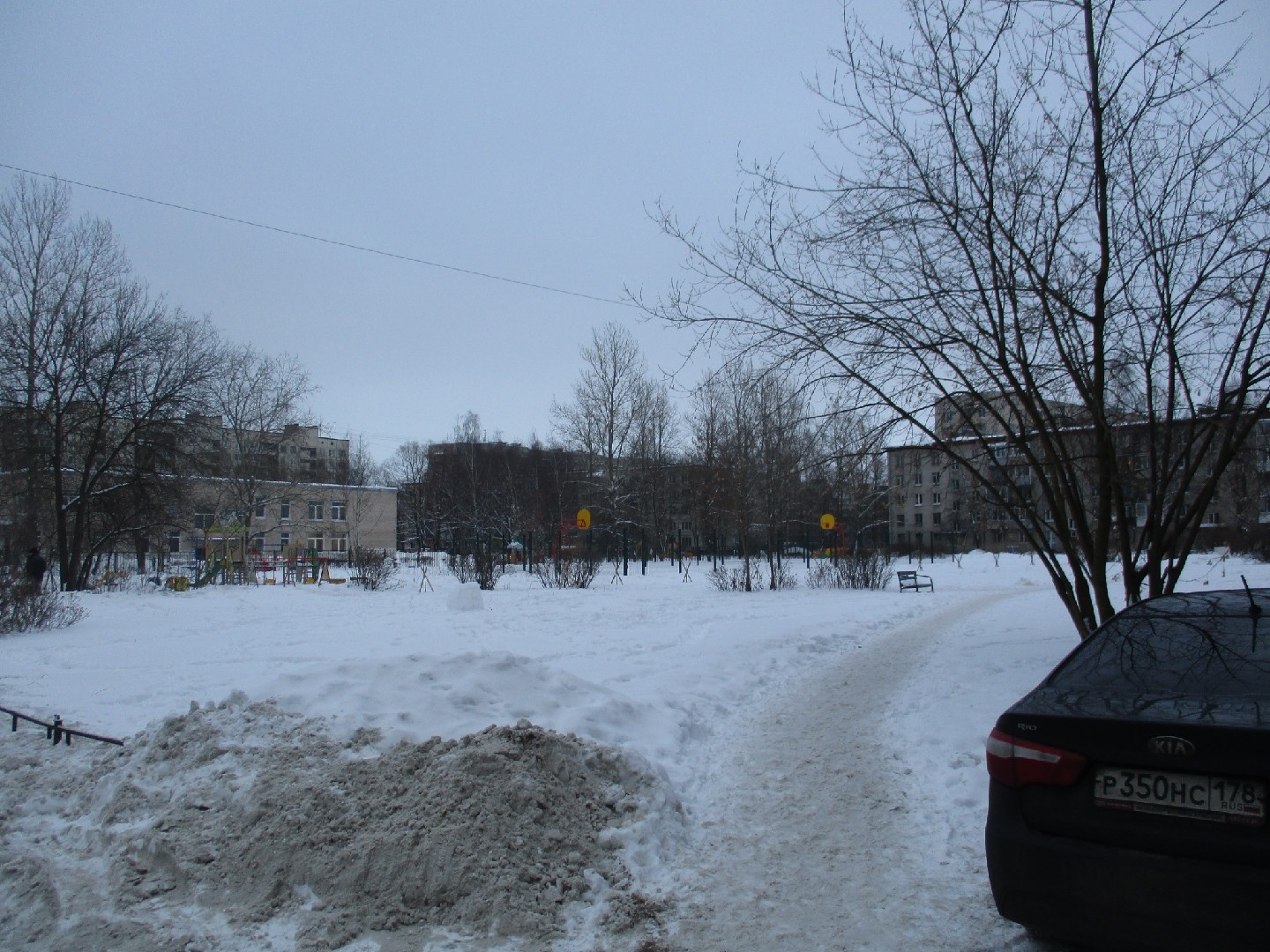 г. Санкт-Петербург, ул. Тамбасова, д. 28, лит. А-придомовая территория