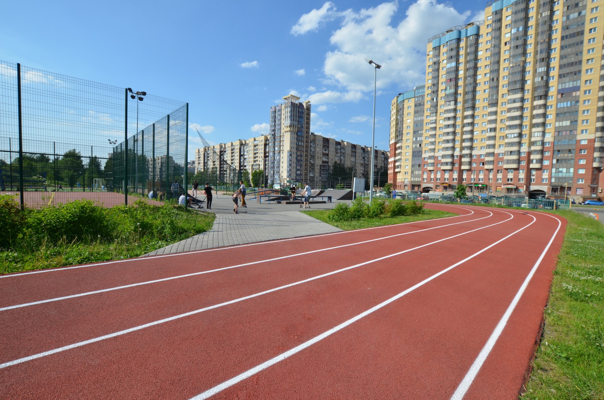 г. Санкт-Петербург, пр-кт. Товарищеский, д. 2, к. 2-придомовая территория