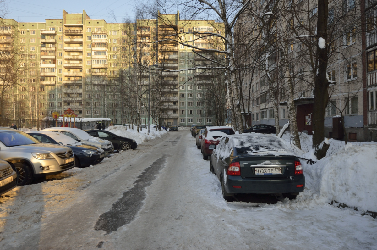 г. Санкт-Петербург, пр-кт. Ударников, д. 24, стр. А-придомовая территория