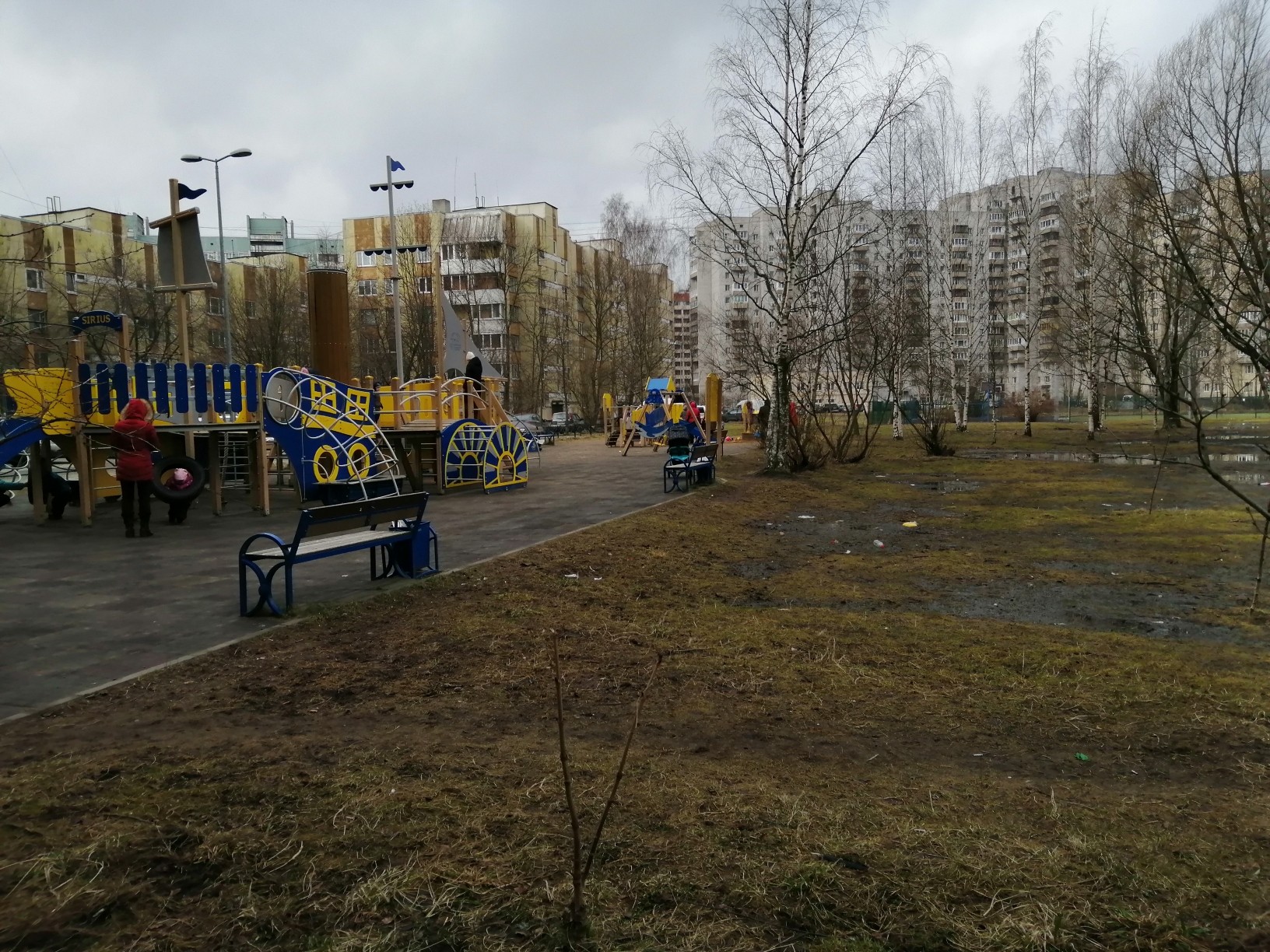 г. Санкт-Петербург, пр-кт. Ударников, д. 38, к. 2-придомовая территория