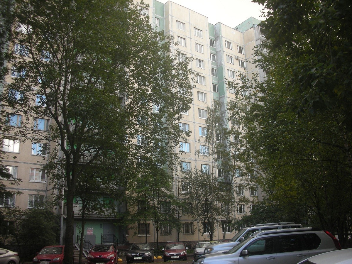 г. Санкт-Петербург, пр-кт. Ударников, д. 56, к. 1-фасад здания