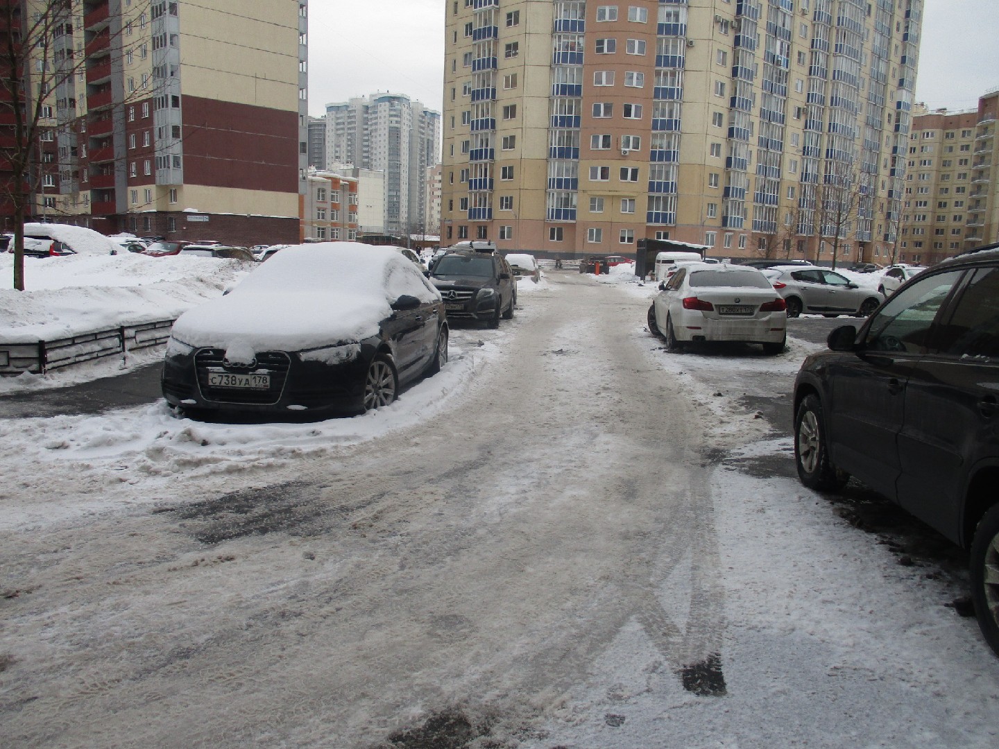 г. Санкт-Петербург, пр-кт. Шуваловский, д. 74, к. 1, лит. А-придомовая территория