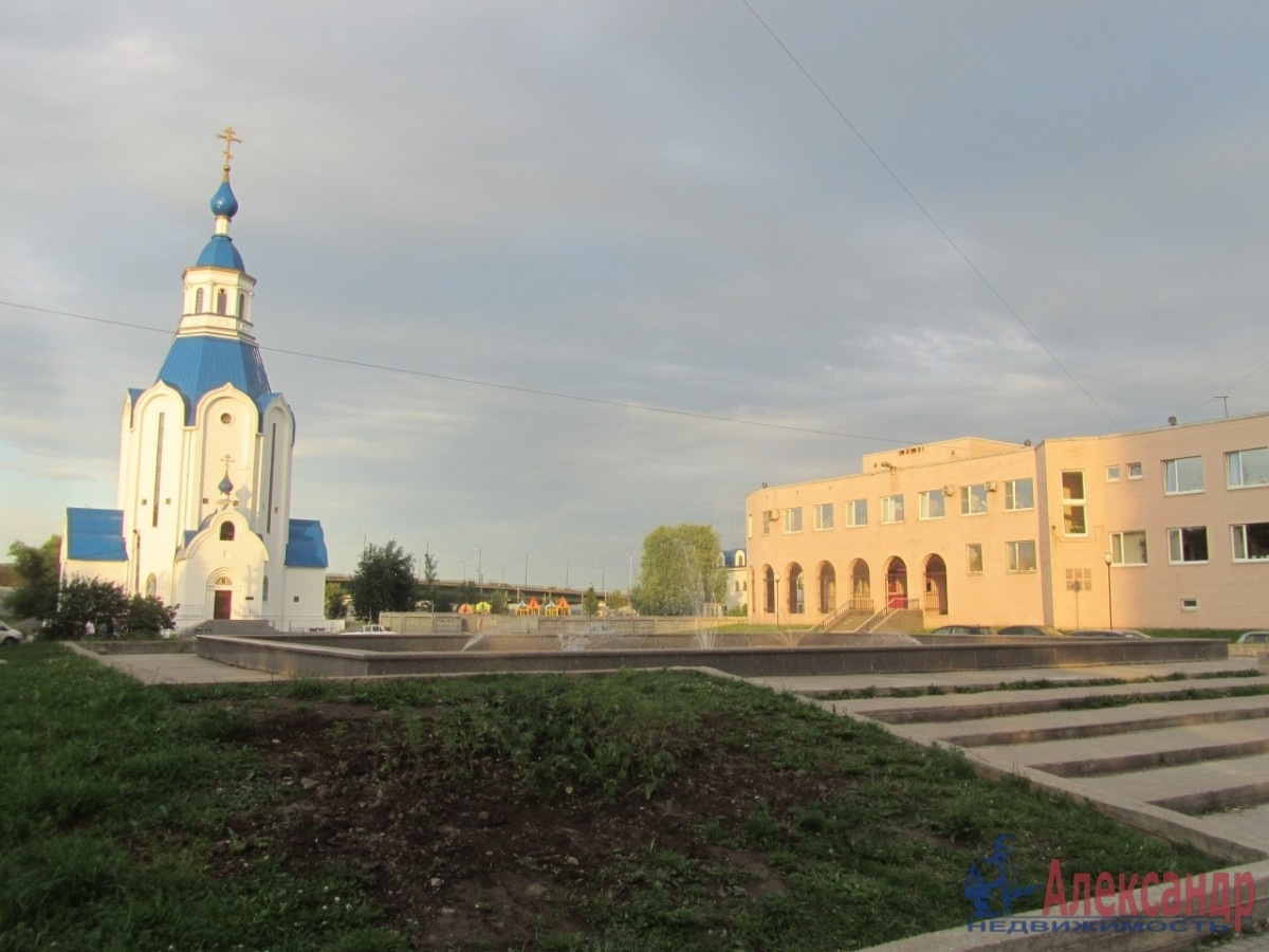 г. Санкт-Петербург, п. Шушары, ул. Первомайская, д. 3-придомовая территория