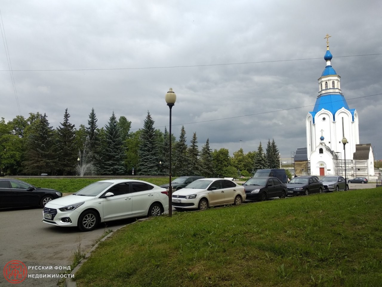 г. Санкт-Петербург, п. Шушары, ул. Первомайская, д. 3-придомовая территория