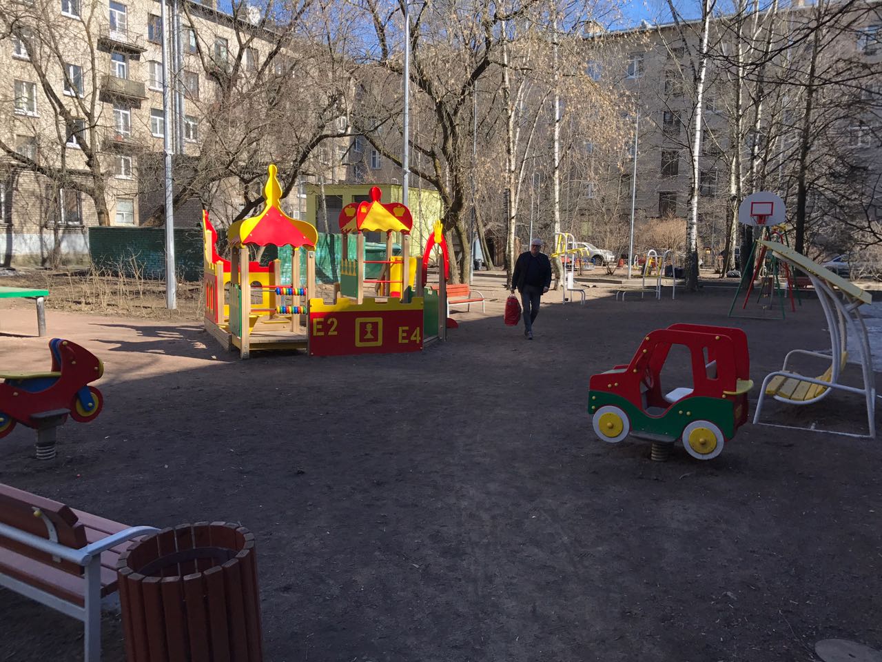 г. Санкт-Петербург, пр-кт. Энгельса, д. 22 литера А-придомовая территория