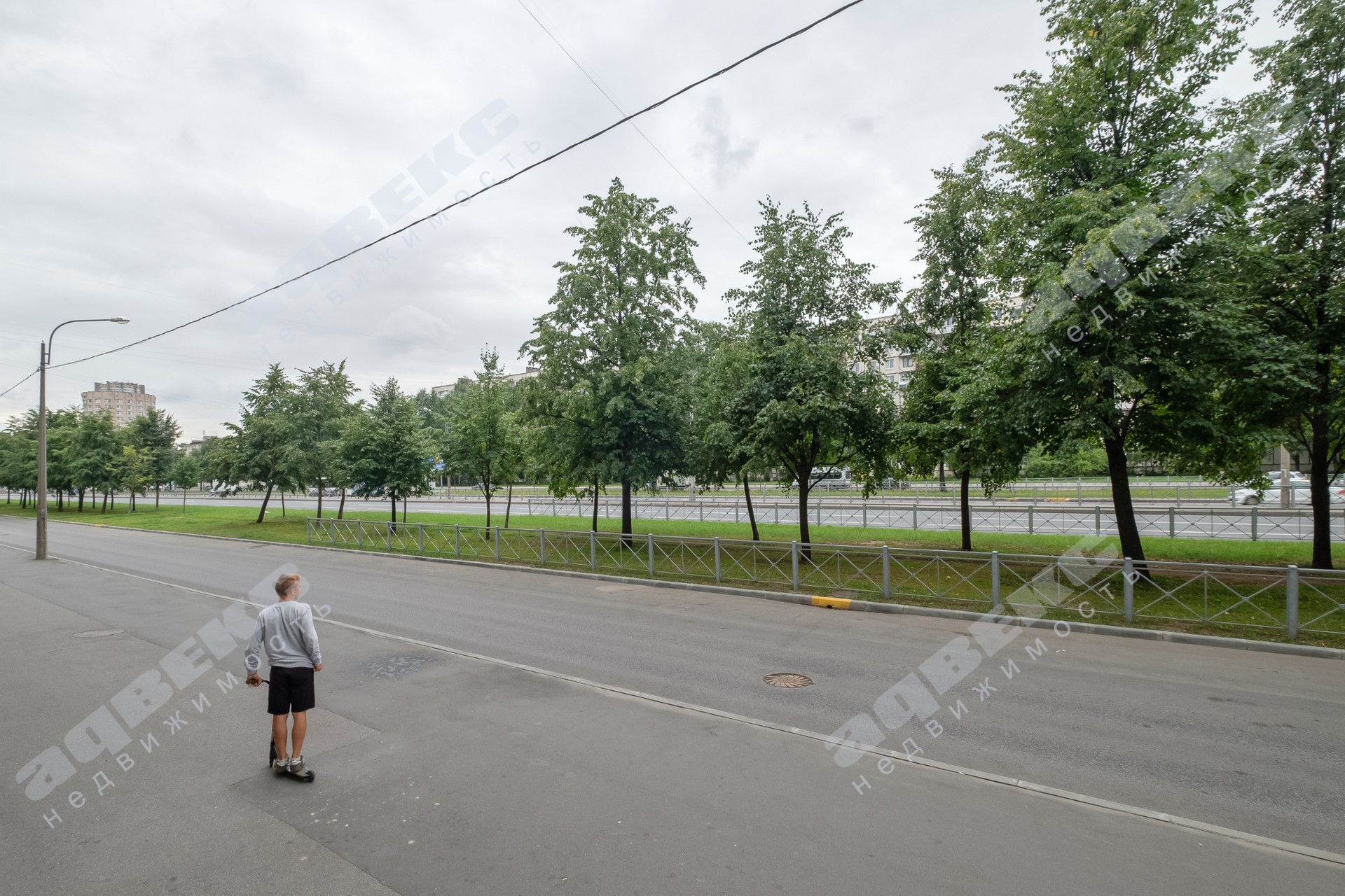 г. Санкт-Петербург, пр-кт. Энергетиков, д. 35, к. 1-придомовая территория