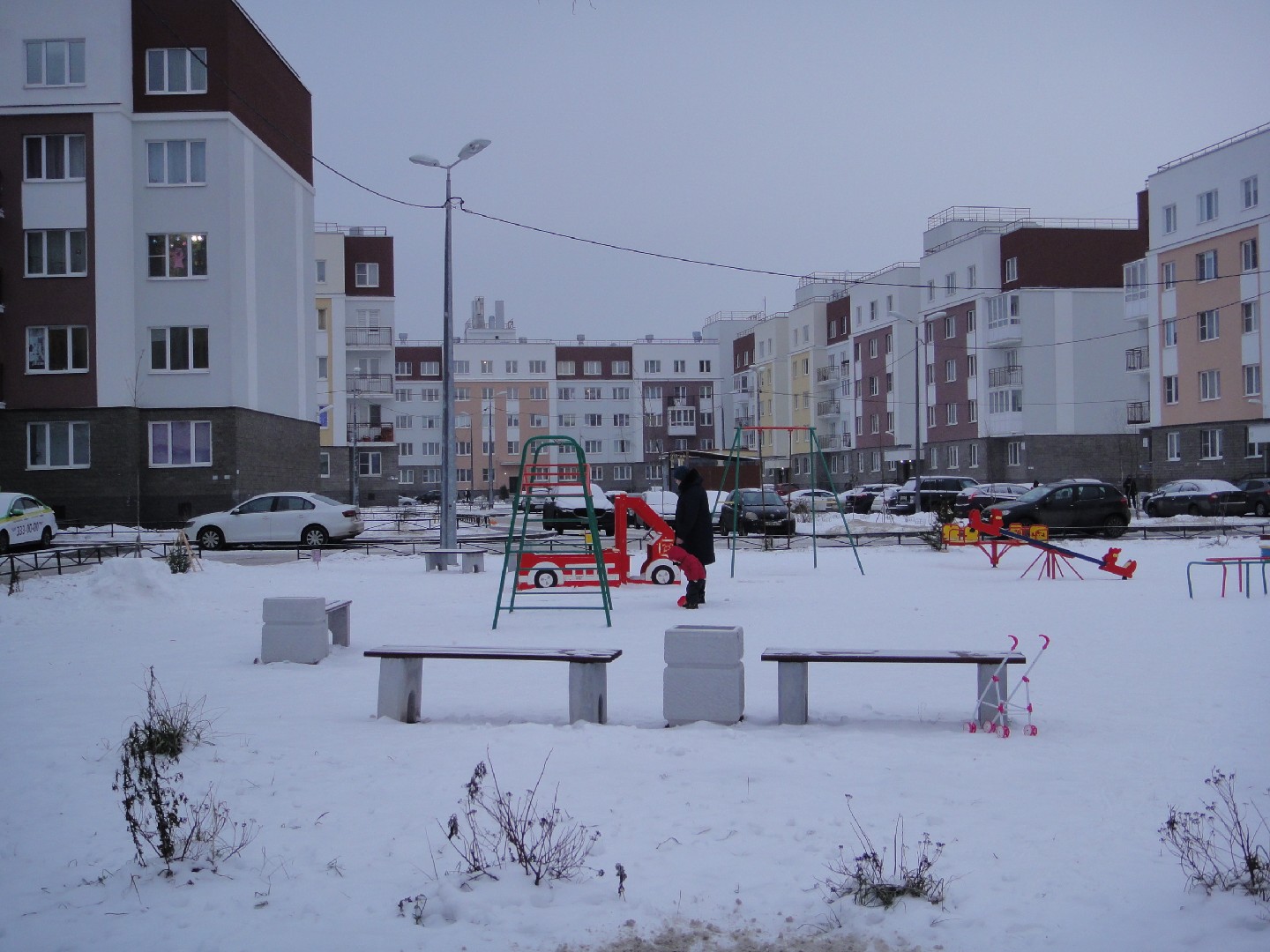 г. Санкт-Петербург, пр-кт. Юнтоловский, д. 49, к. 7, лит. А-придомовая территория