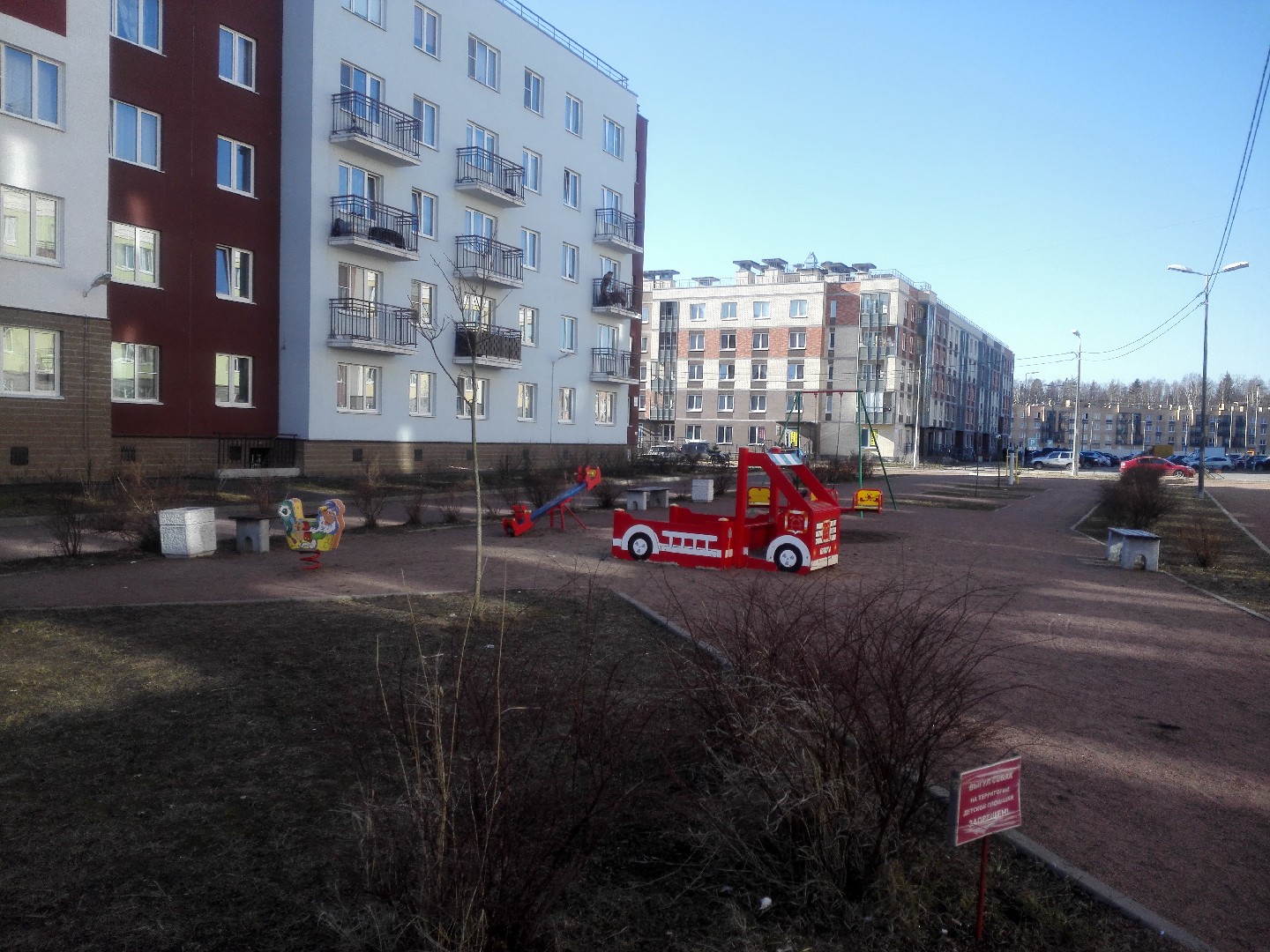 г. Санкт-Петербург, пр-кт. Юнтоловский, д. 51, к. 4, лит. А-придомовая территория