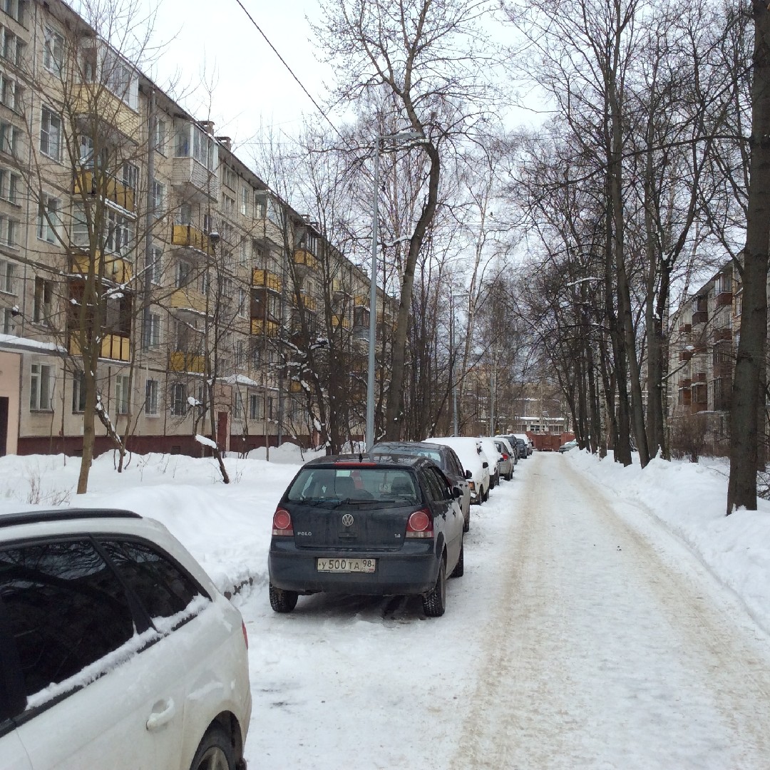 г. Санкт-Петербург, пр-кт. Юрия Гагарина, д. 26, к. 7, лит. А-придомовая территория