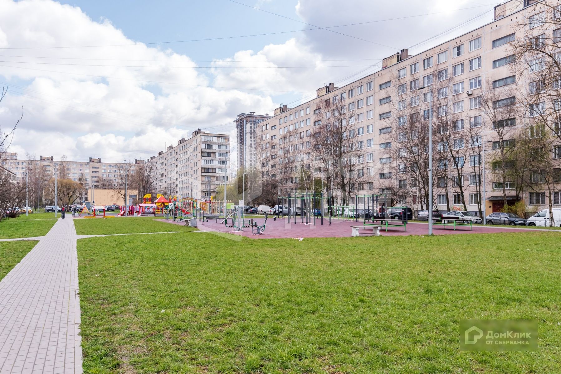 г. Санкт-Петербург, ул. Ярослава Гашека, д. 8/22-придомовая территория