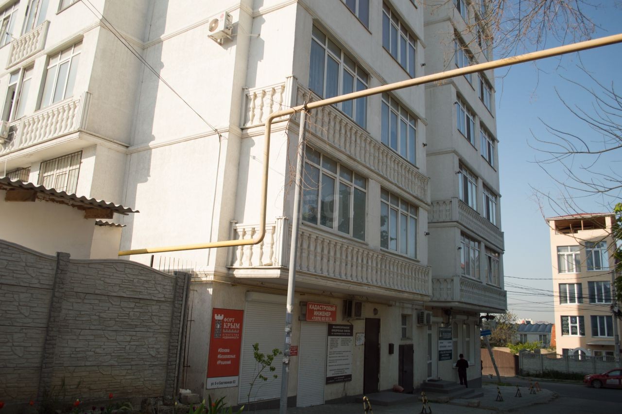 г. Севастополь, ул. 6-я Бастионная, д. 83-фасад здания