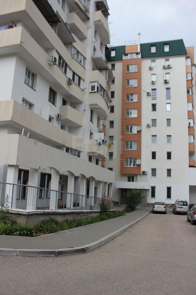 г. Севастополь, ул. Кесаева Астана, д. 12а-фасад здания