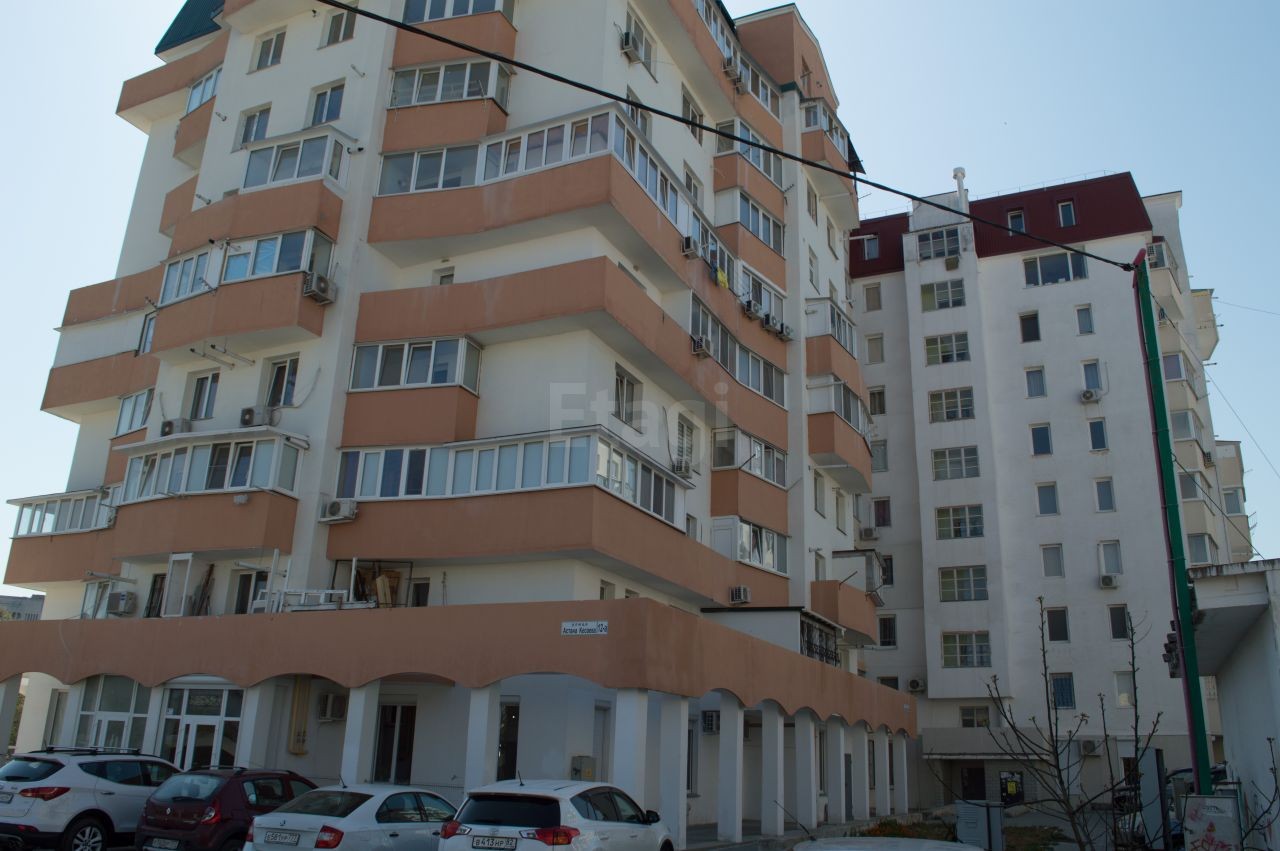 г. Севастополь, ул. Кесаева Астана, д. 12а-фасад здания