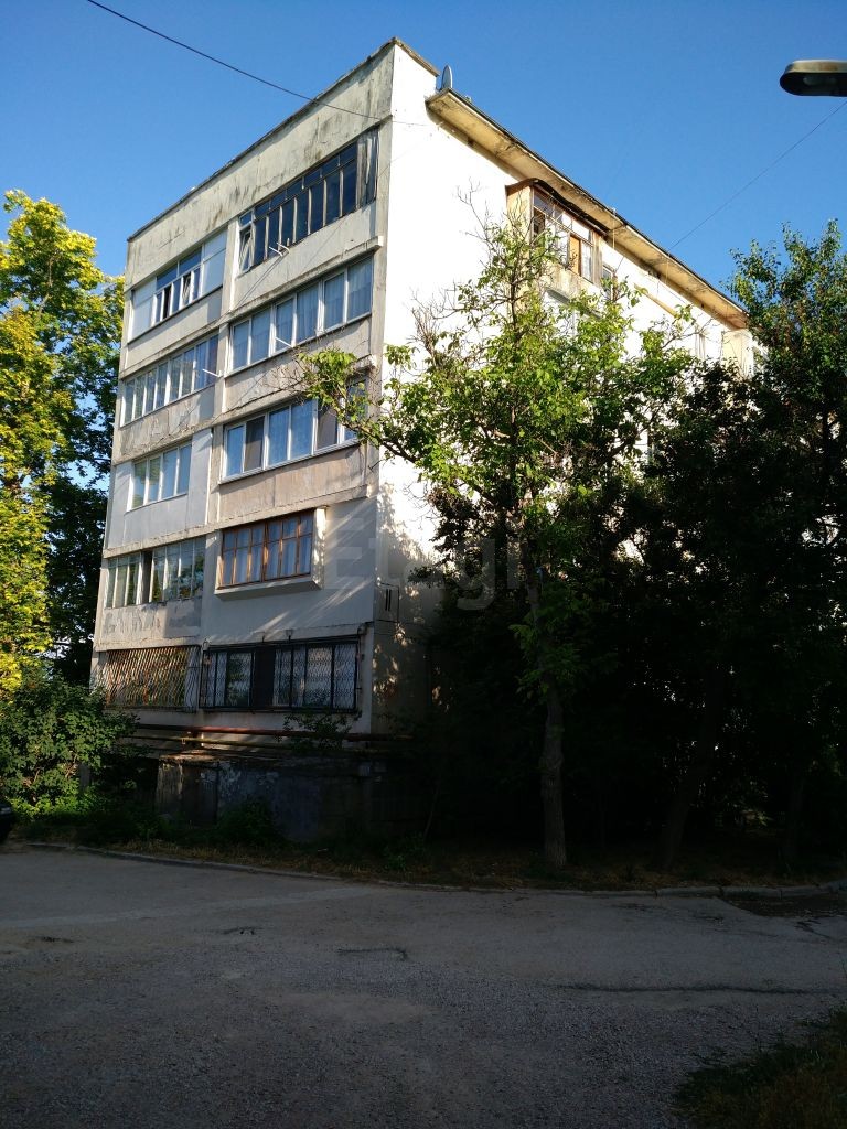 г. Севастополь, ул. Ульянова Дмитрия, д. 11-фасад здания