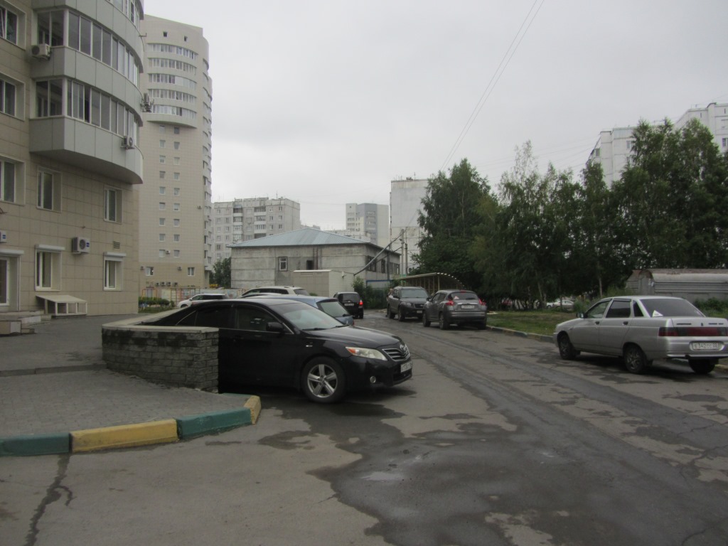 край. Алтайский, г. Барнаул, ул. Малахова, д. 119-придомовая территория