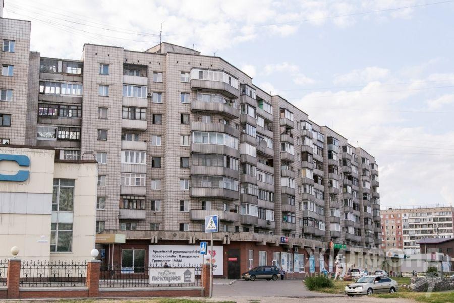край. Алтайский, г. Барнаул, ул. Малахова, д. 128-фасад здания