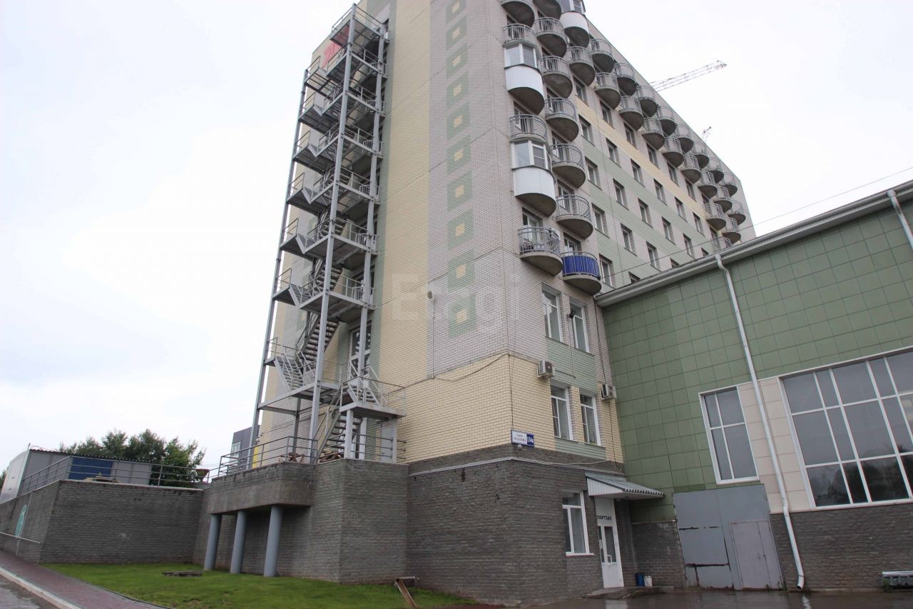 край. Алтайский, г. Барнаул, ул. Малахова, д. 134 а-фасад здания