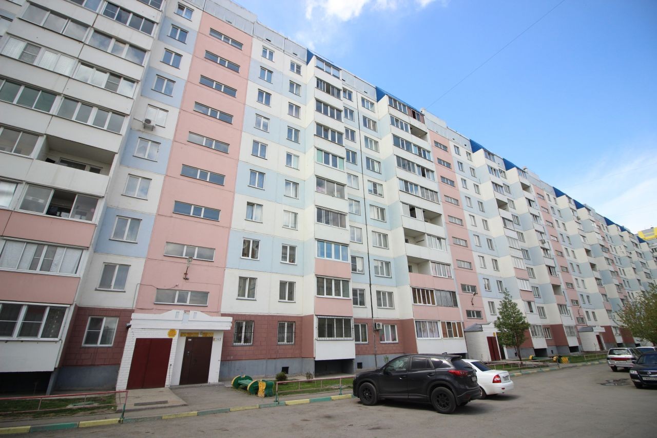 край. Алтайский, г. Барнаул, ул. Малахова, д. 140-фасад здания