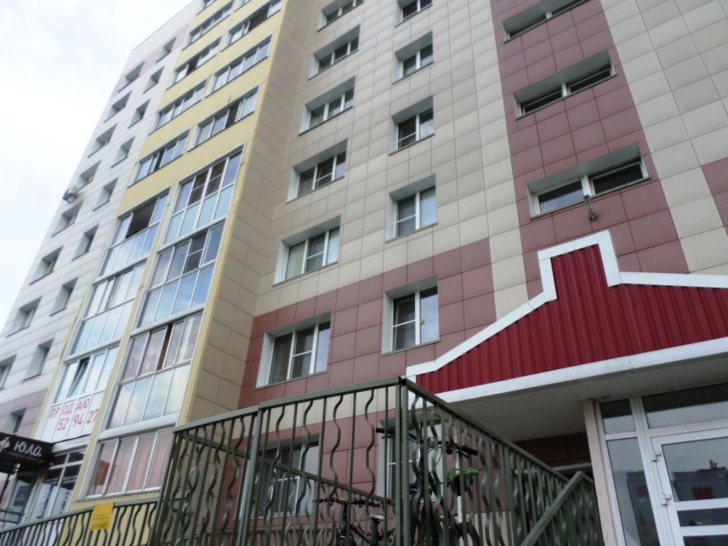 край. Алтайский, г. Барнаул, ул. Малахова, д. 148-фасад здания